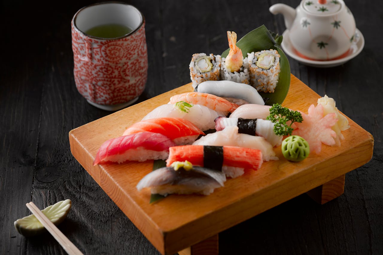Premium plate for a digital delivery menu